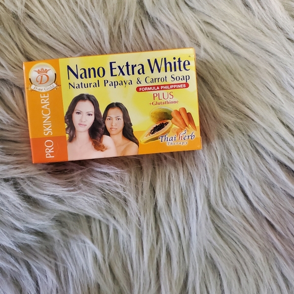 Nano Extra White Papaya & Carrot Soap - Picture 1 of 3
